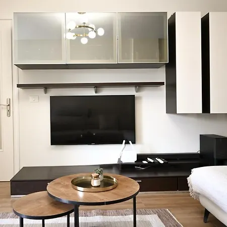 2br Near Us Embassy With Free Parking By Sabi Apartmán *
