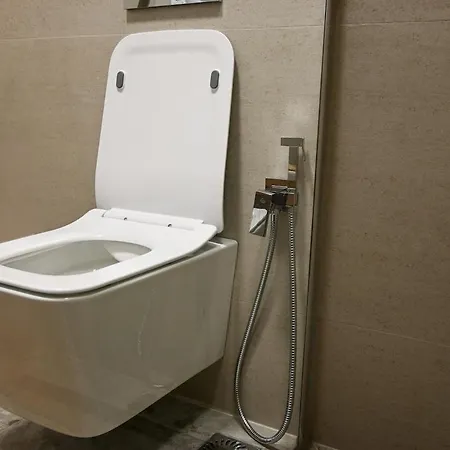 2br Near Us Embassy With Free Parking By Sabi * טיראנה